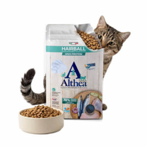 Althea Hairball Gatto – Crocchette Super Premium con Carni Bianche e Pesce – con Psillio e Fibre – 1,5 kg